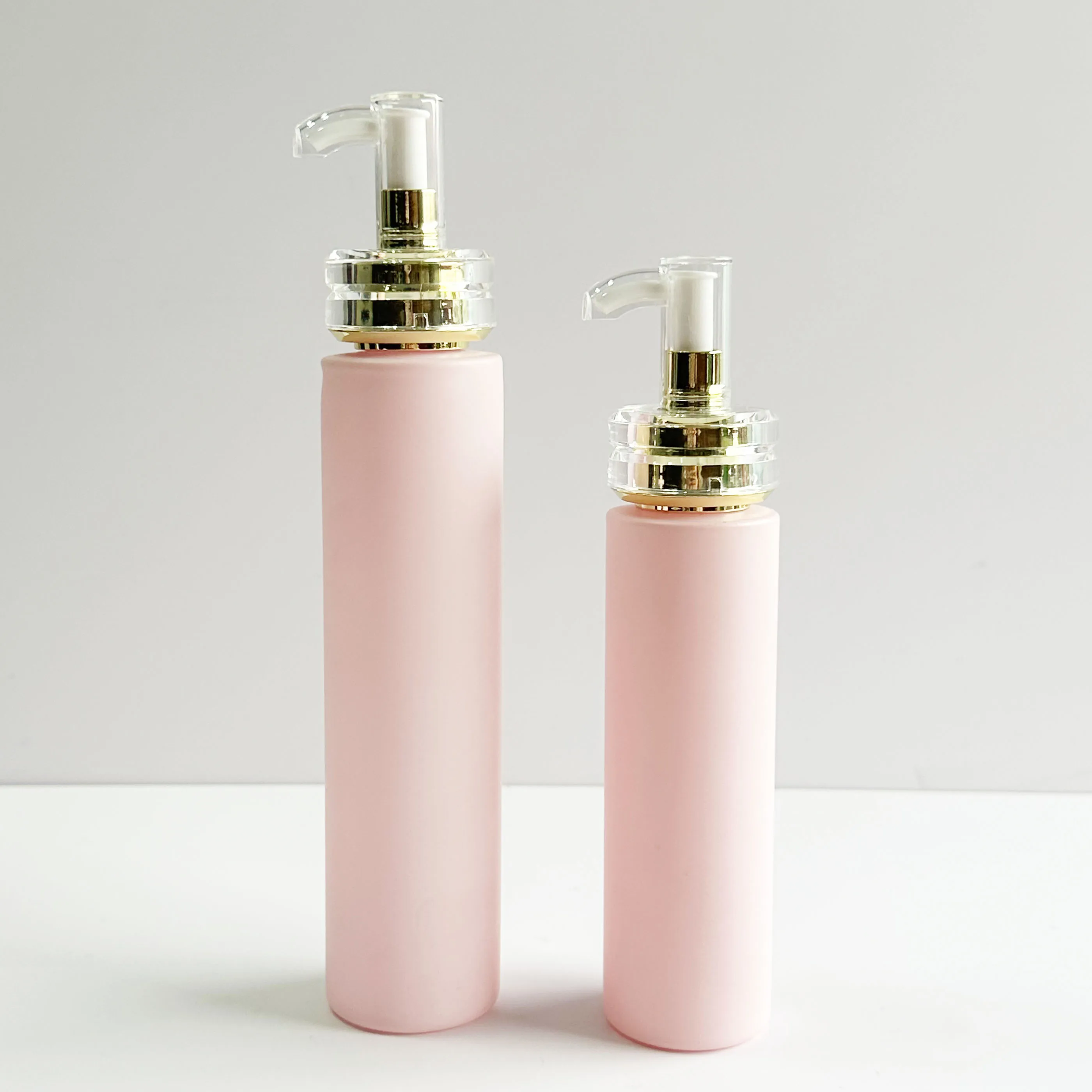 24/410 Luxury Gilded Pump Makeup Water Pp Plastic Pump Customized Lotion Essential Oil Pump With Outer Cover