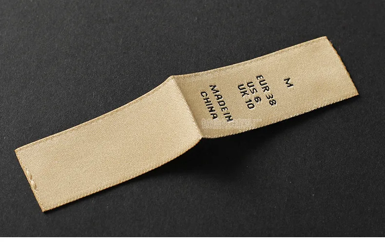 Тканые этикетки для одежды