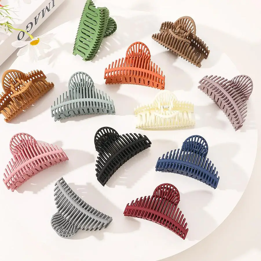 Simple and versatile shark plastic grip semicircle hairpin back hair claw hair accessories for women