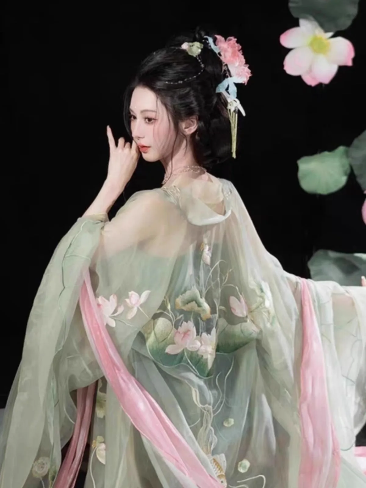Chebula skirt big sleeve shirt apron wearing silk lotus Hanfu woman embroidery spring summer 2024