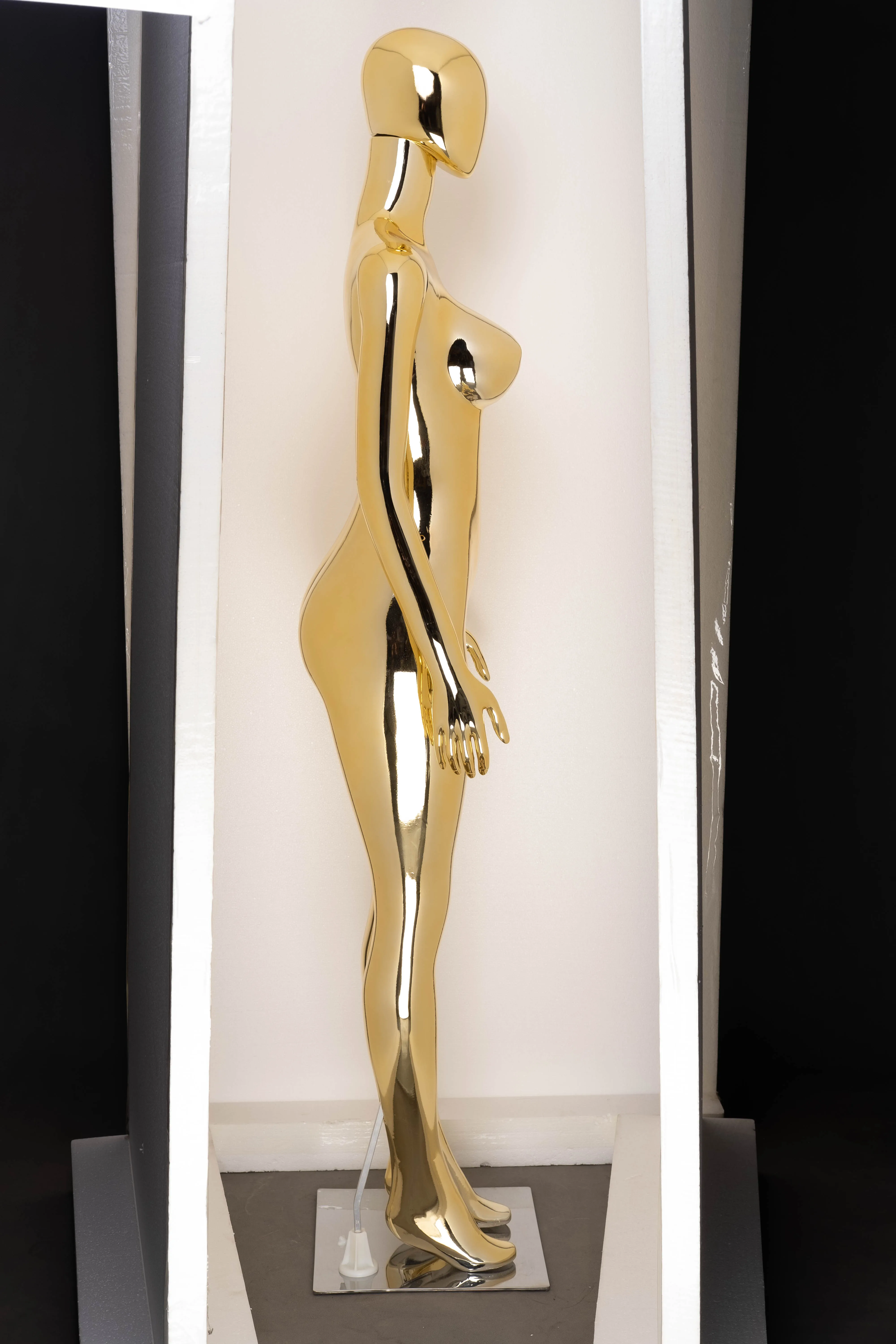 Plastic Brazilian Female  Curvy Mannequin BBL Mannequin Electroplated Gold Silver  and Brilliant White Options Available