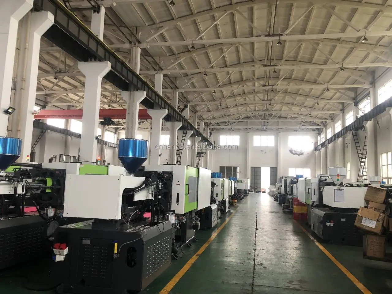 water pet preform injection (220ton)