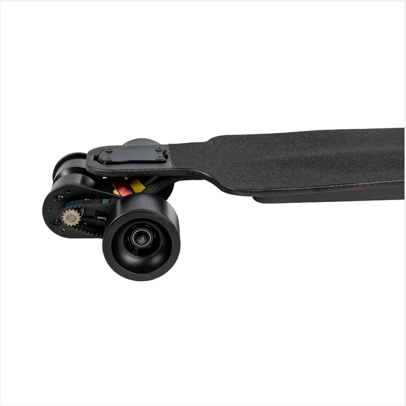 Low MOQ Custom 324Wh Carbon Electric Skateboard 3000W Electric Skateboard Brushless Motor Fast Electric Skateboard 45Km