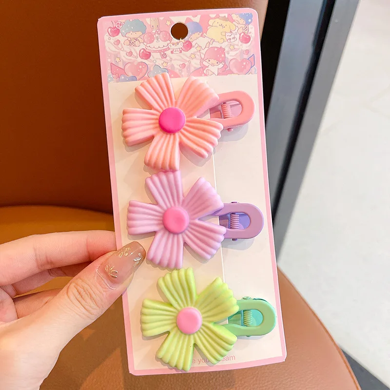 New 2024 Small Clip Flower Hair Pins Children Gift 3 Pieces Set Cartoon Plastic Hair Clips for Girl Wholesale