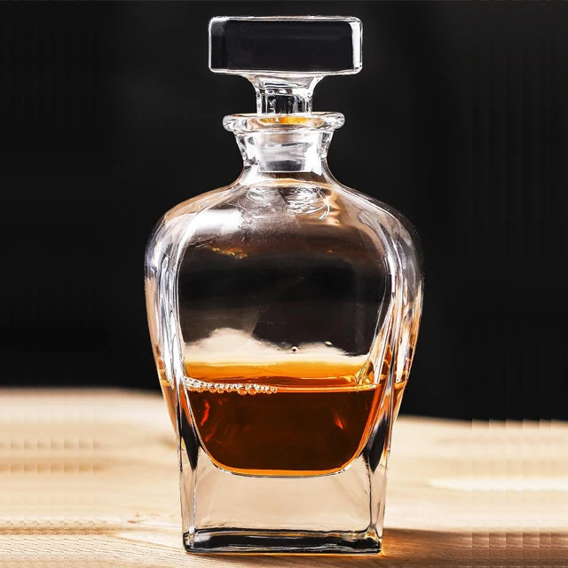 Wholesale Whiskey Glass Gift Box Set Glass Decanter and Spirit Bottle Set Hot-Selling