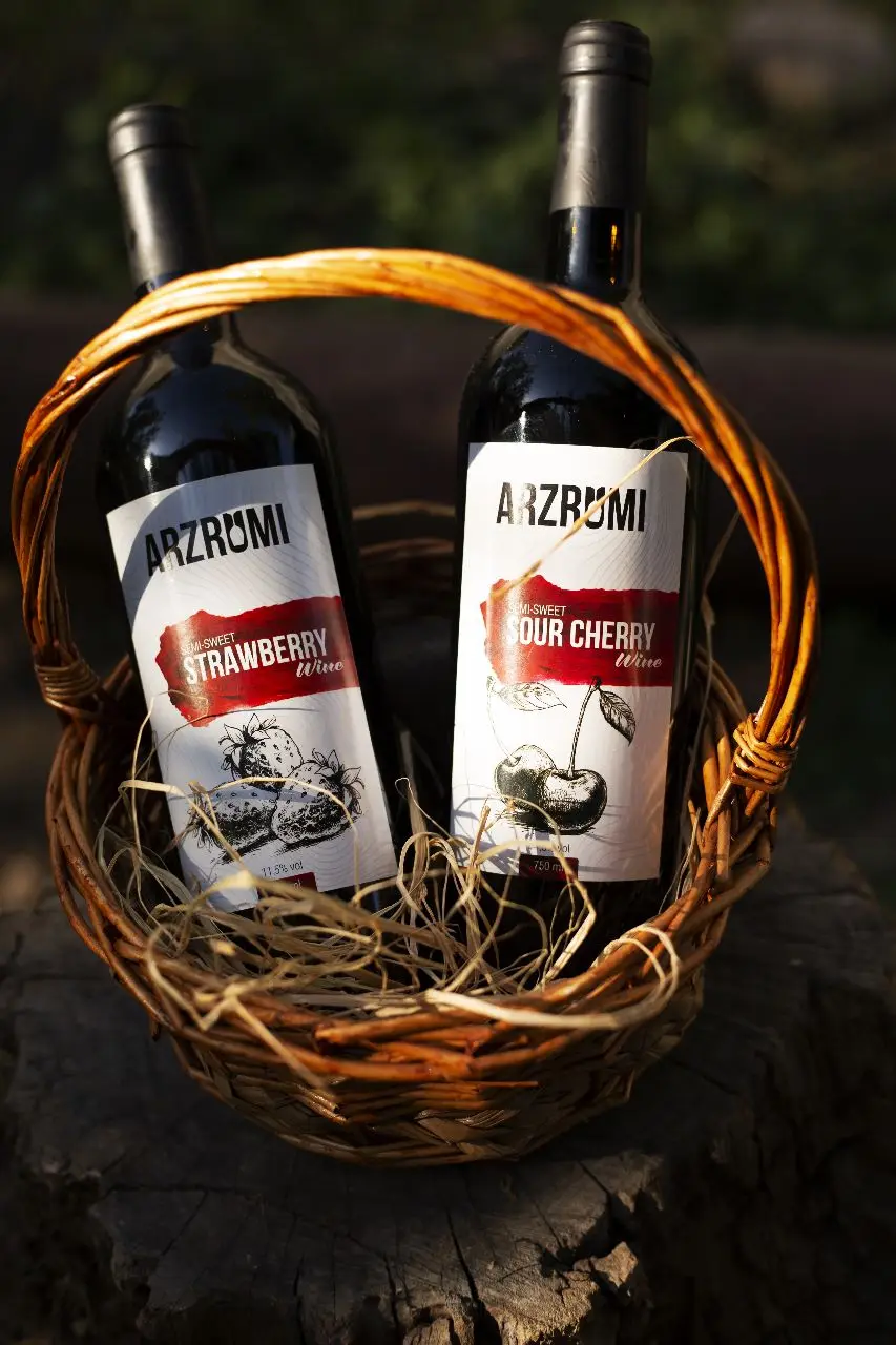 Оптовая цена арманское гранатовое вино темно-красного цвета бутылка 75cl алкогольный