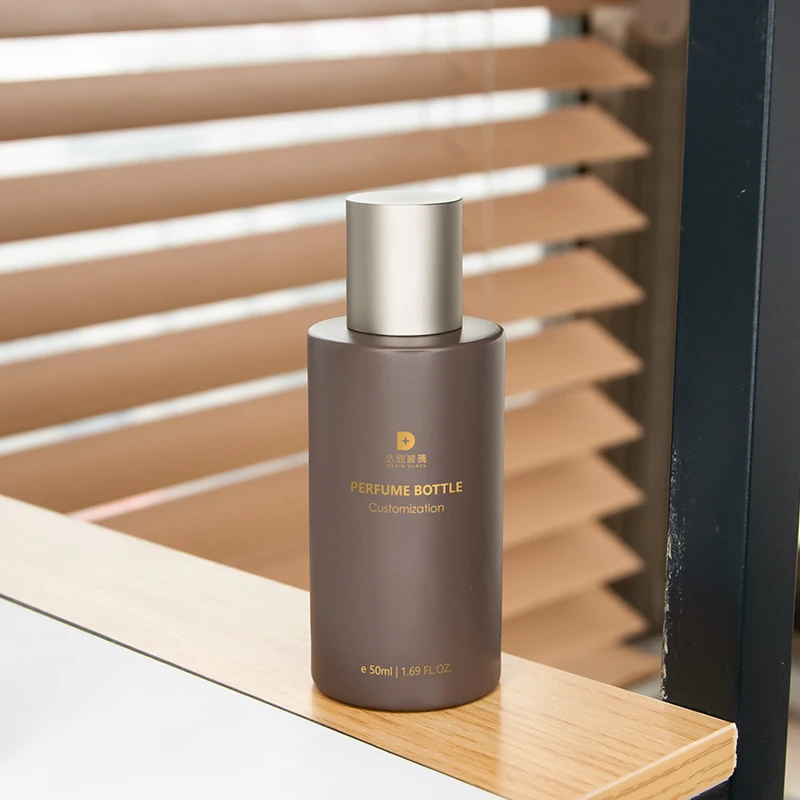 Luxurious Empty Transparent black brown custom color 50 ml 1oz 2.5oz 3oz custom elegant perfume bottles with round box