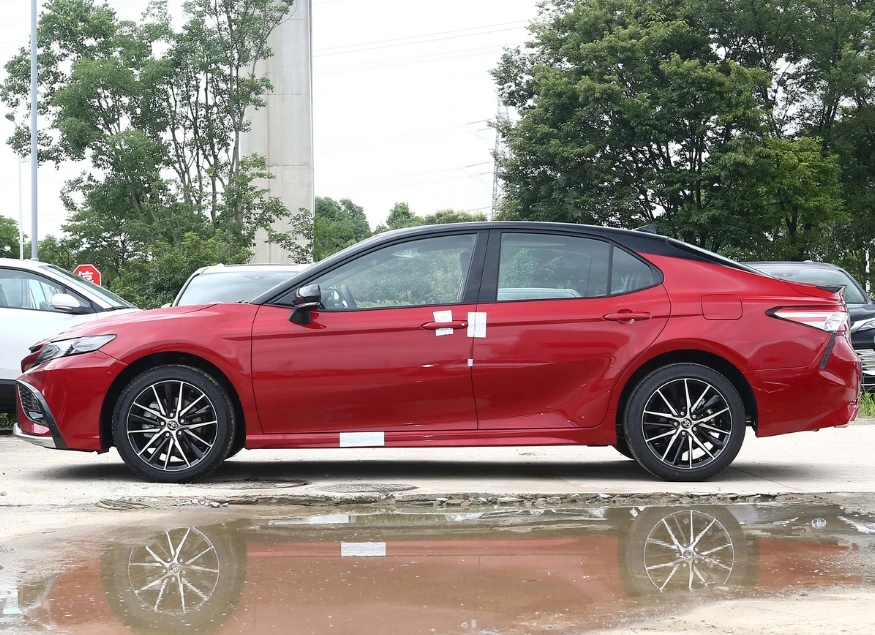 2023 Toyota Camry Новый гибридный автомобиль с автоматическим передним приводом Лидер продаж Euro VI Emission легкий газ/бензин левая рука