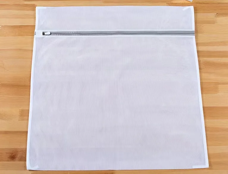 Factory direct supply cheap plain reusable travel zipper washing laundry bags for clothes