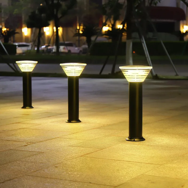 Modern Style Solar Post Gate Lights LED Light Source with IP65 Rating 6V Power Supply Outdoor Garden Lights PC Material