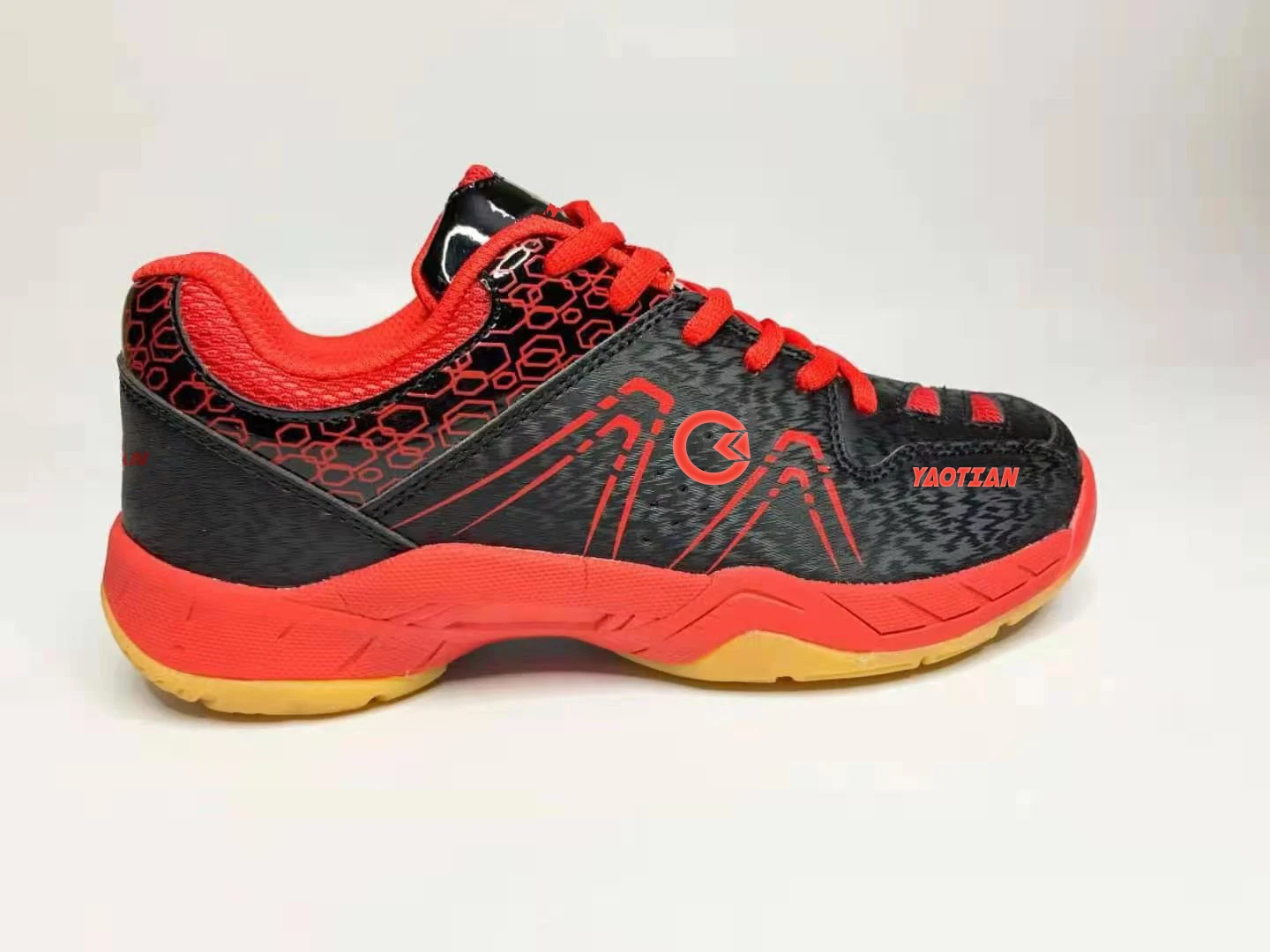 Cheapest badminton shoes,Red big space badminton shoes 2022 for play,custom made shoes for men or women,