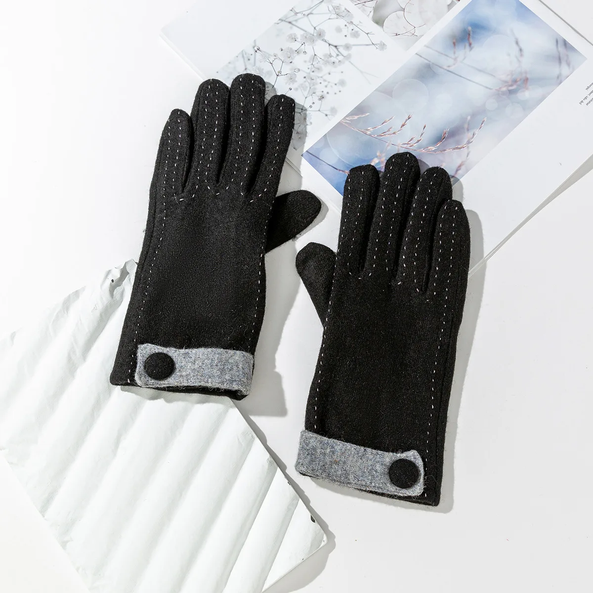 New Women Cold Protection Winter Warm Touch Screen Gloves Riding Windproof Stitching Button Five-Finger Gloves