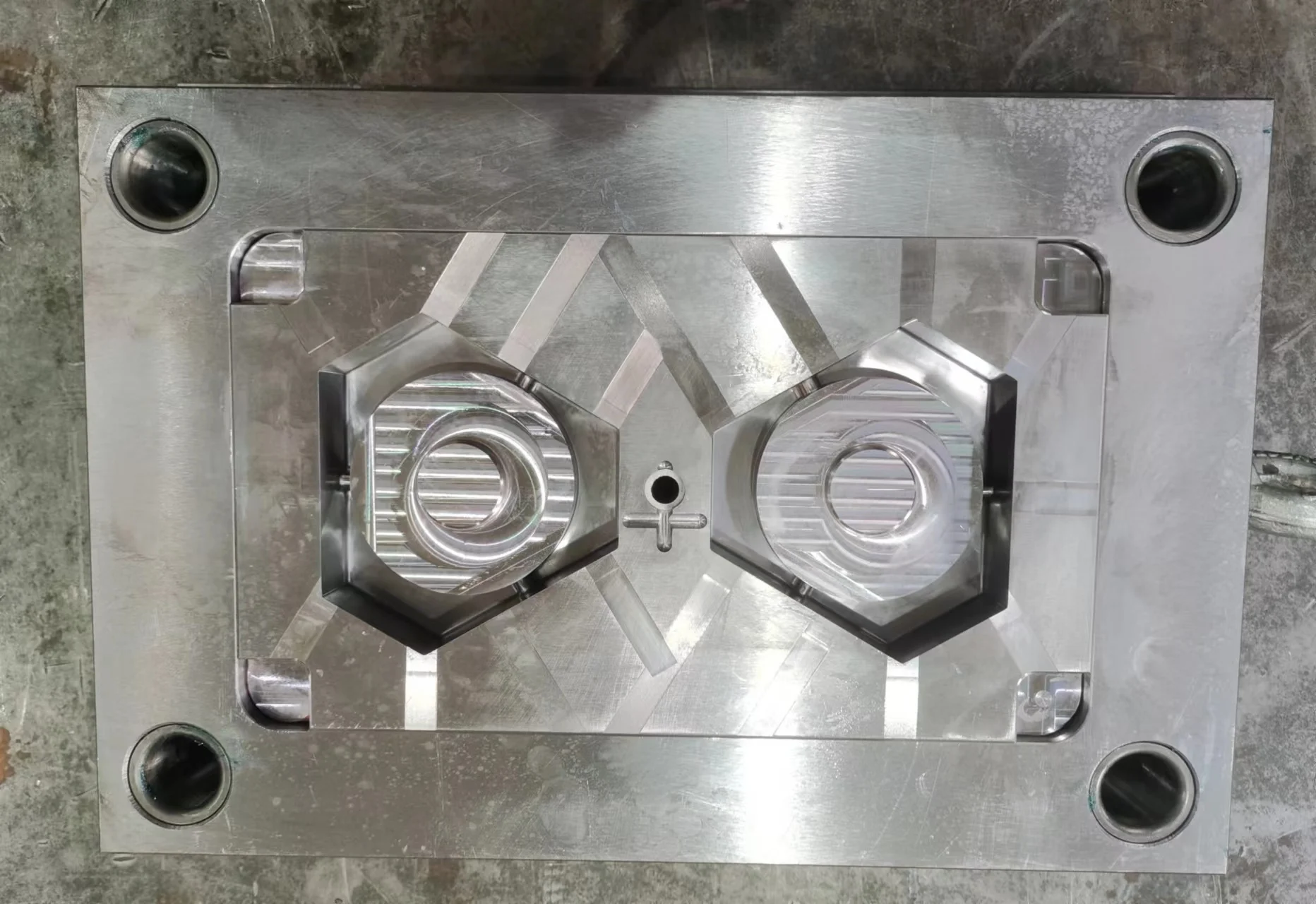 Wholesale Preform Injection Mold PET Injection Moulding For Injection Products
