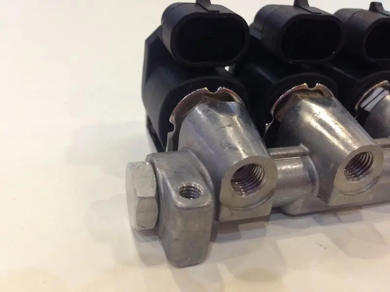 2-Ohm 4-Cylinder IG1 Type rails 4cylinder sequential Injector GLP