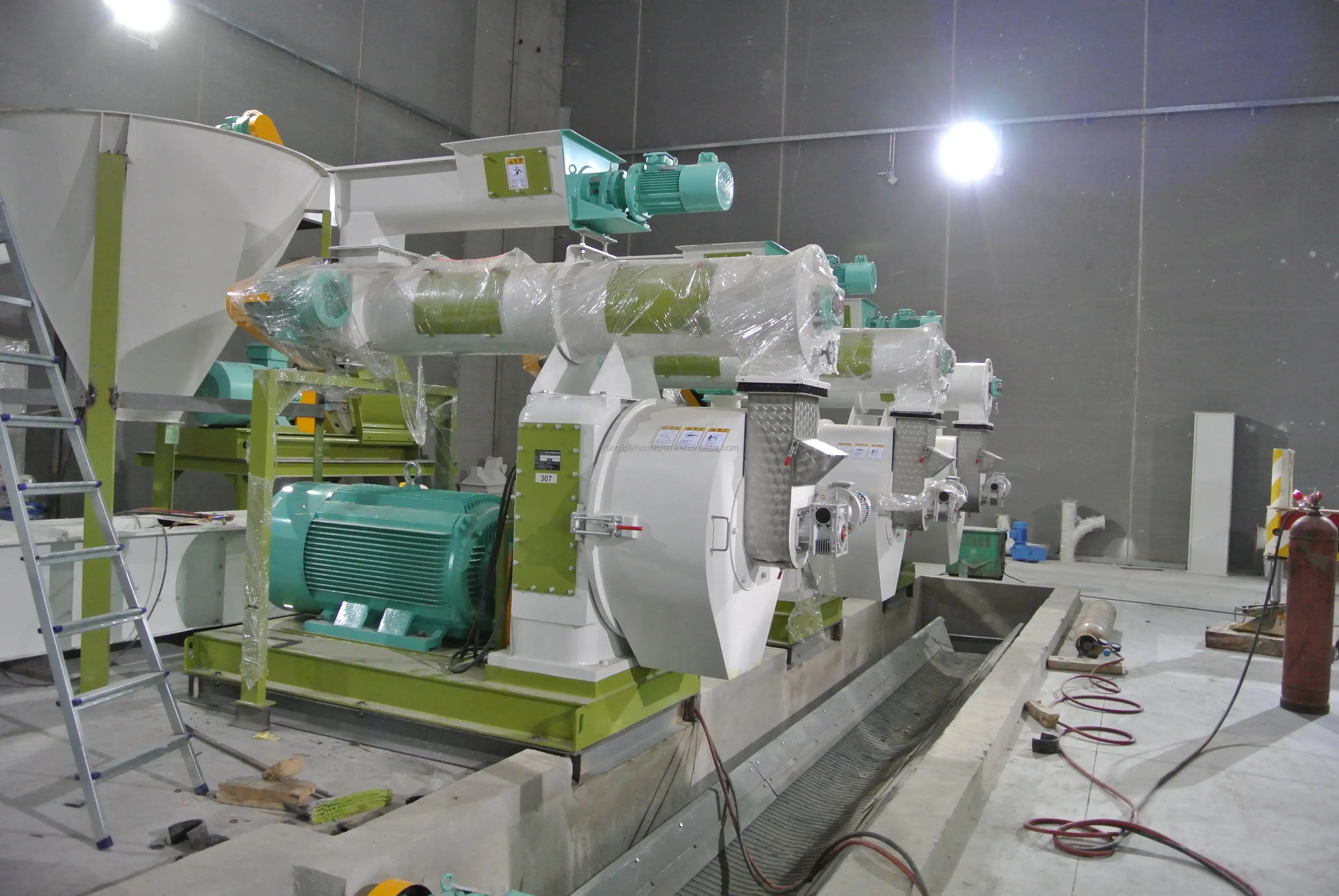 China 1-20tph High Performance Agriculture Waste Biomass Pellet Production Line PLC Control System Wood Engine Bearing