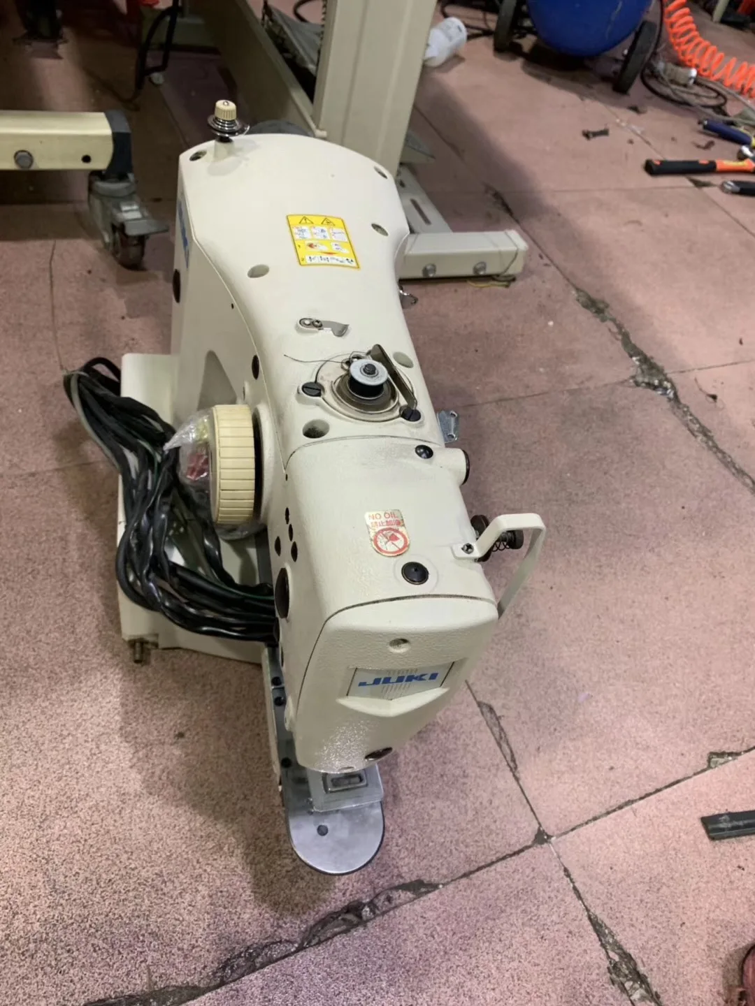 Brand new full set  JUKIs LK-1900 Computer controlled High-speed Bartacking Sewing Industrial Sewing Machines in stock