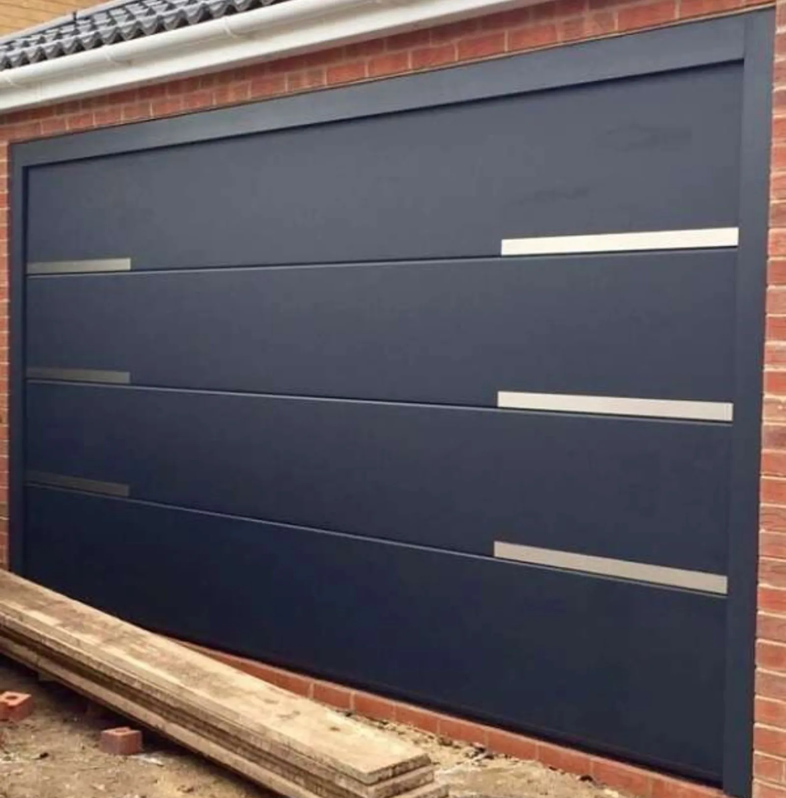 Factory Price High Quality Residential Automatic Smart Control Steel Sectional Garage Doors Modern Overhead Garage Doors