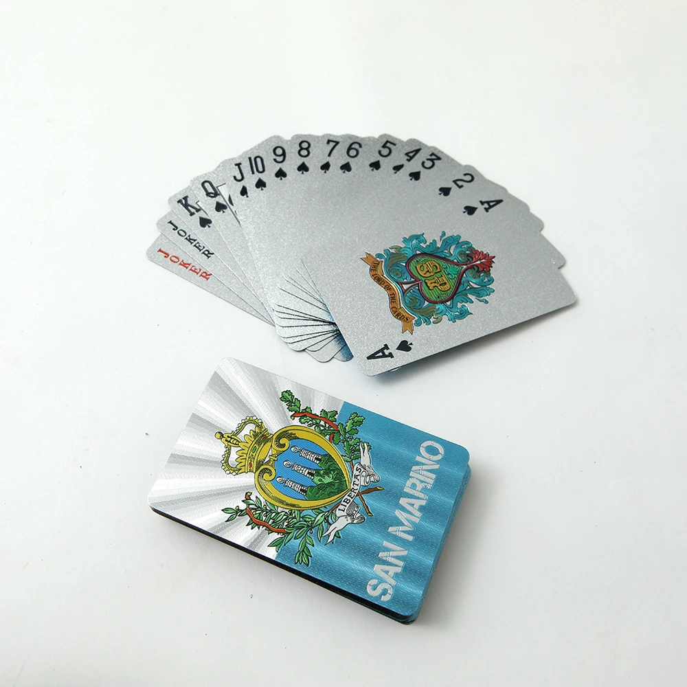 Stock Wholesale Waterproof Plastic Playing Cards 24K Golden Sliver Foil Plated Poker Cards Deck