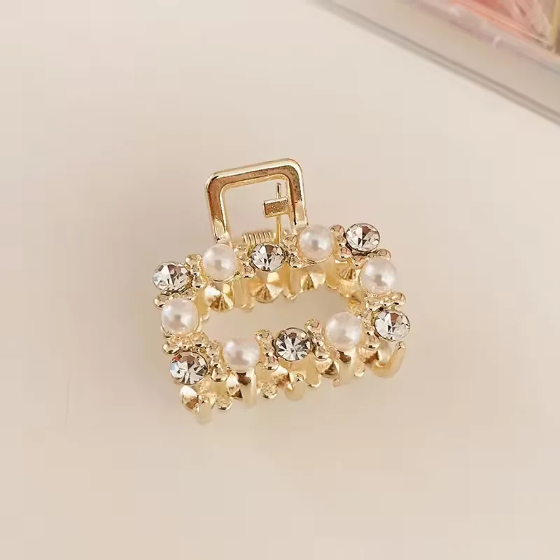 Hot Sale Sweet Pearl Flower Hair Claw Clip Metal Small Hairpin Grips for Children