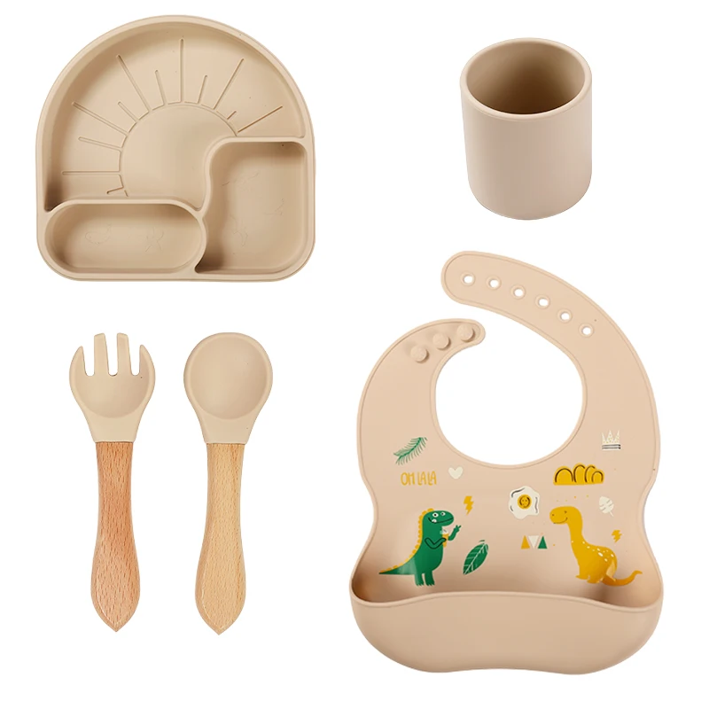 Wholesale customizable durable non deformable  plates cups spoons and bibs silicone feeding set baby