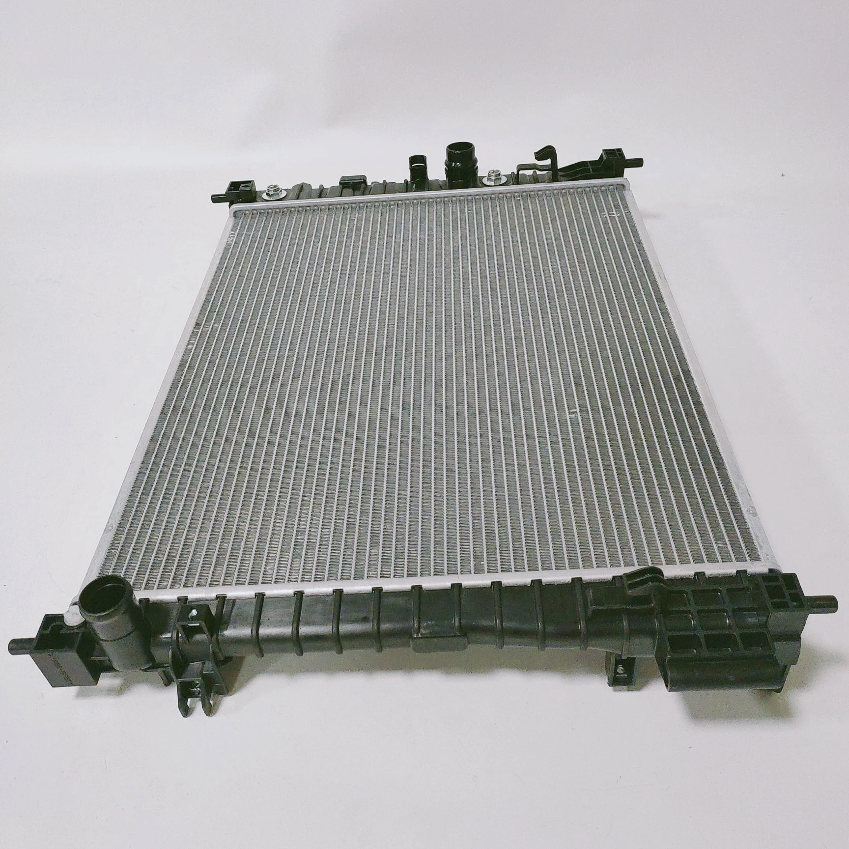 95136075/95298548 Aluminum Plastic Brazed Automobile Engine Radiator Water Tank Radiator For ENCORE 1.4 L4 TURBO 13-15(A/T)