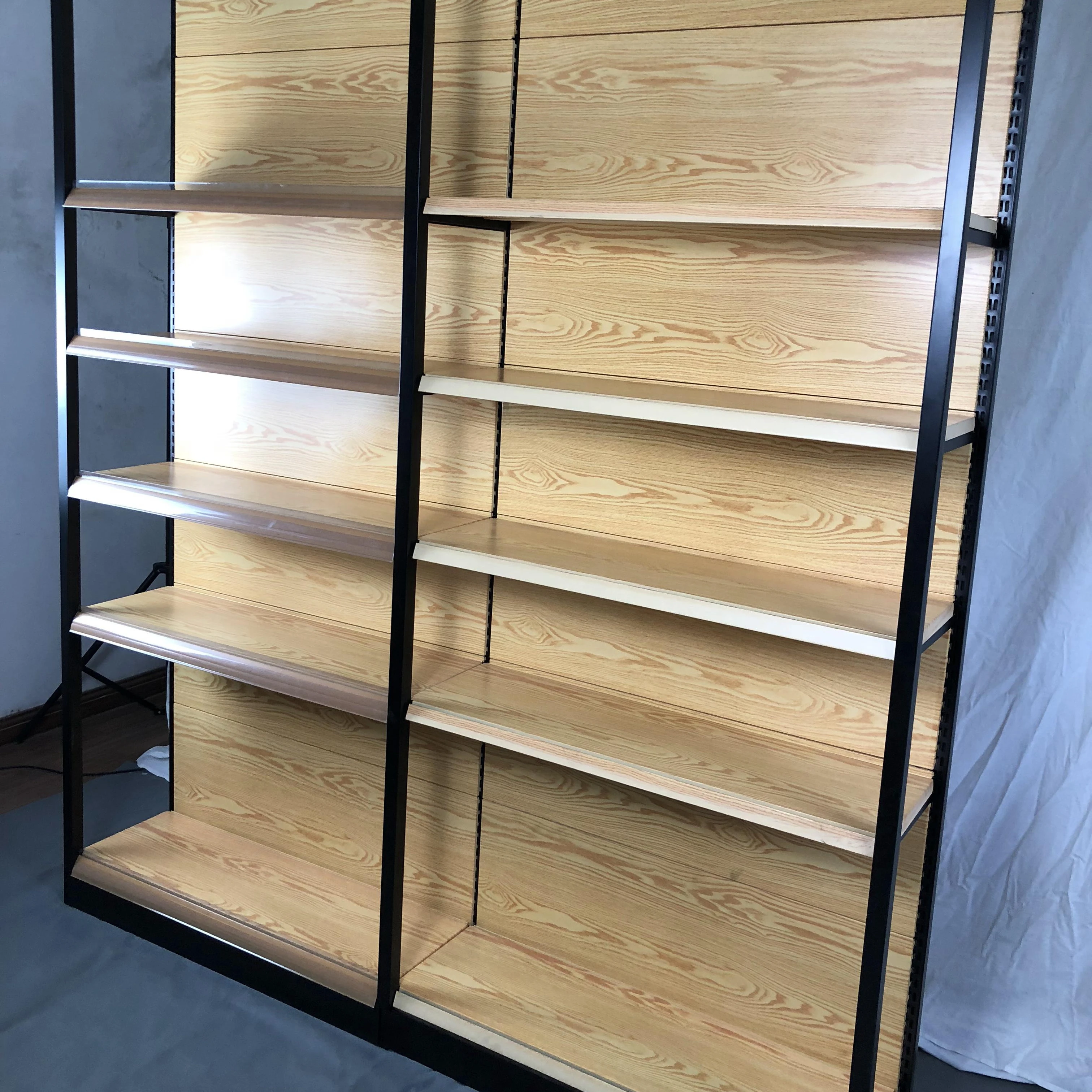 Customized Showcase Product Gondola Shelving Shelf Supermarket Retail Metal And Wood Shelf