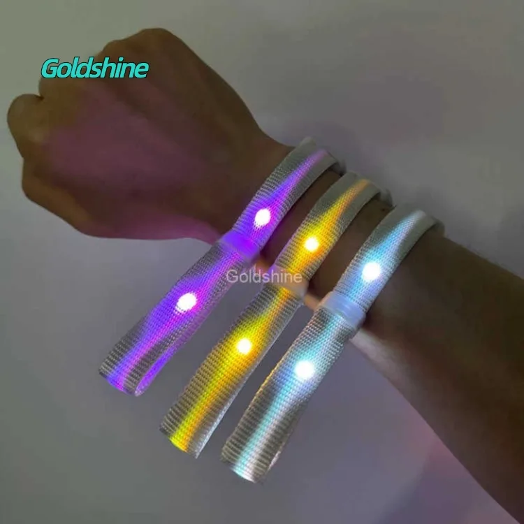 1000 Meters Radius Control Range 433MHZ Controller Radio Controlled Glowing Wristband for Parties Promotional Wristba