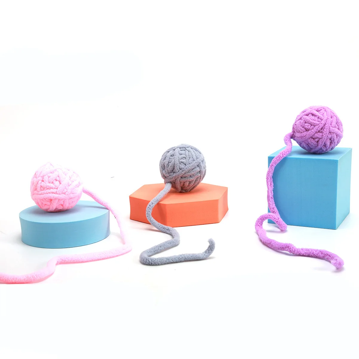 Игрушка-жевателька для кошек, цветной шерстяной шар с колокольчиком, дразнящая кошку, Интерактивная игрушка