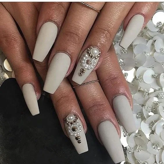 Акриловые ногти, искусственные ногти, французские драгоценные камни, вышитые ногти