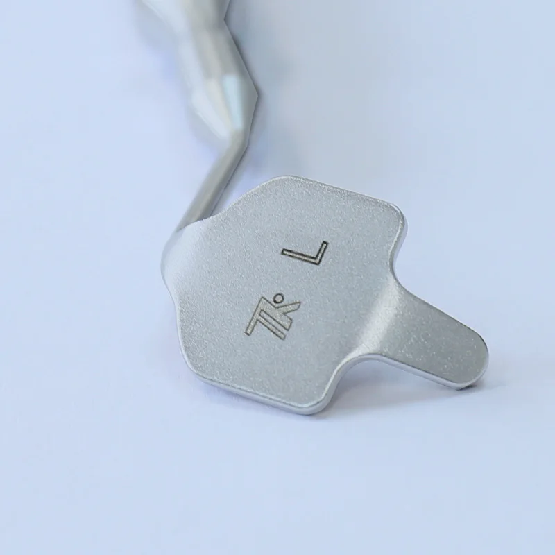 Dental hospital clinics use oral retractor