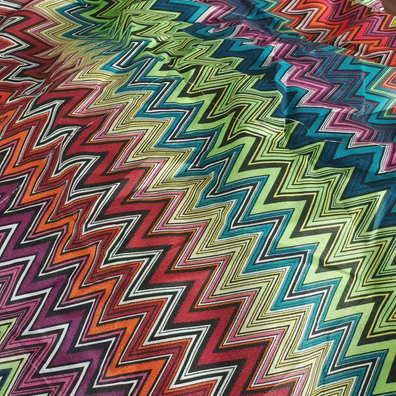 Custom made disperse printed polyester peach skin fabric microfiber polyester cartoon bedsheet fabric