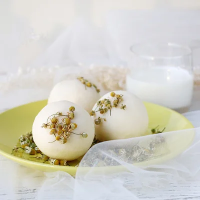 Low temperature cold handmade soap for sensitive skin with natural plant and goat milk extracts soap