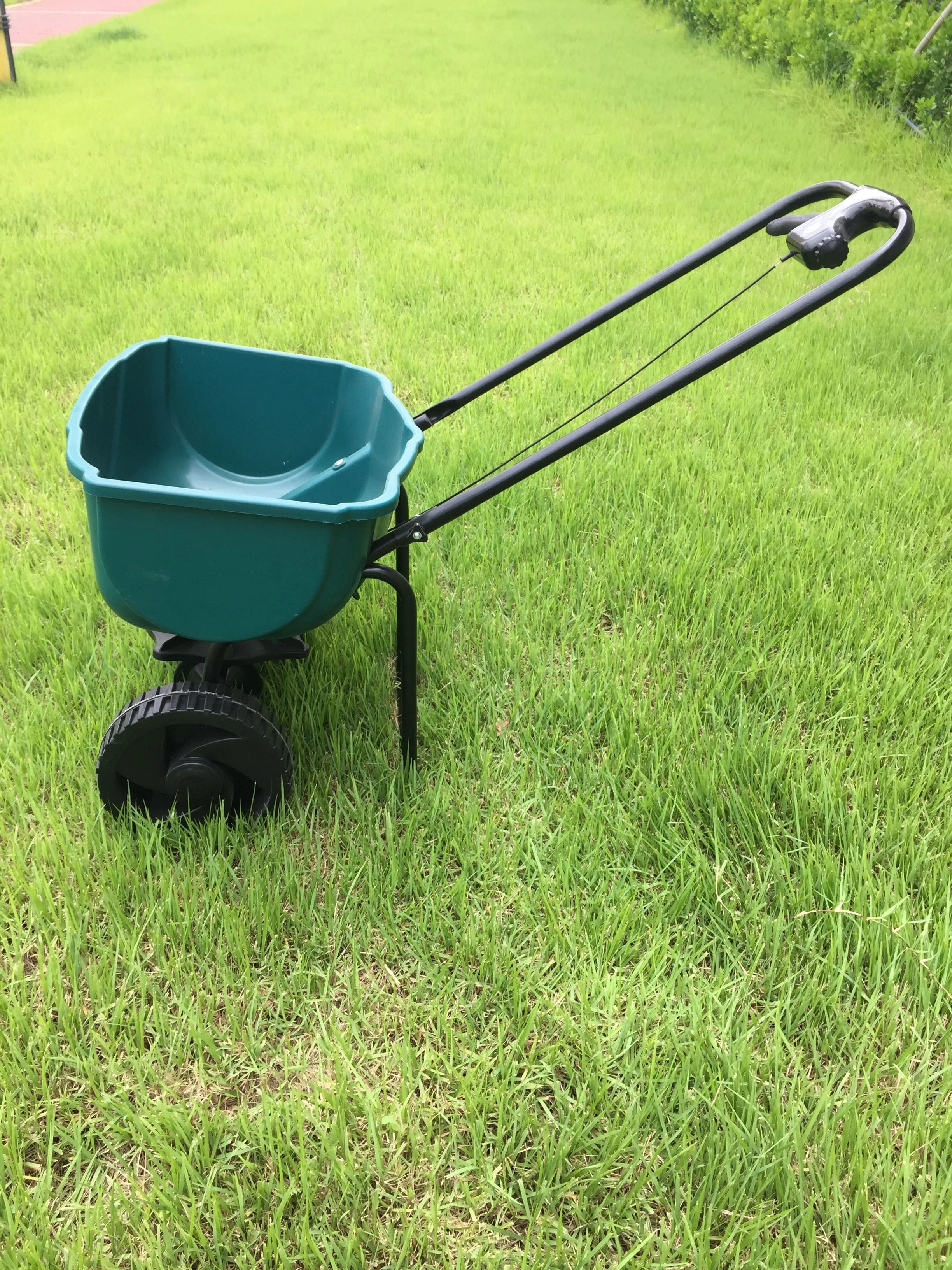 Walk behind broadcast spreader abono spreader TC2026