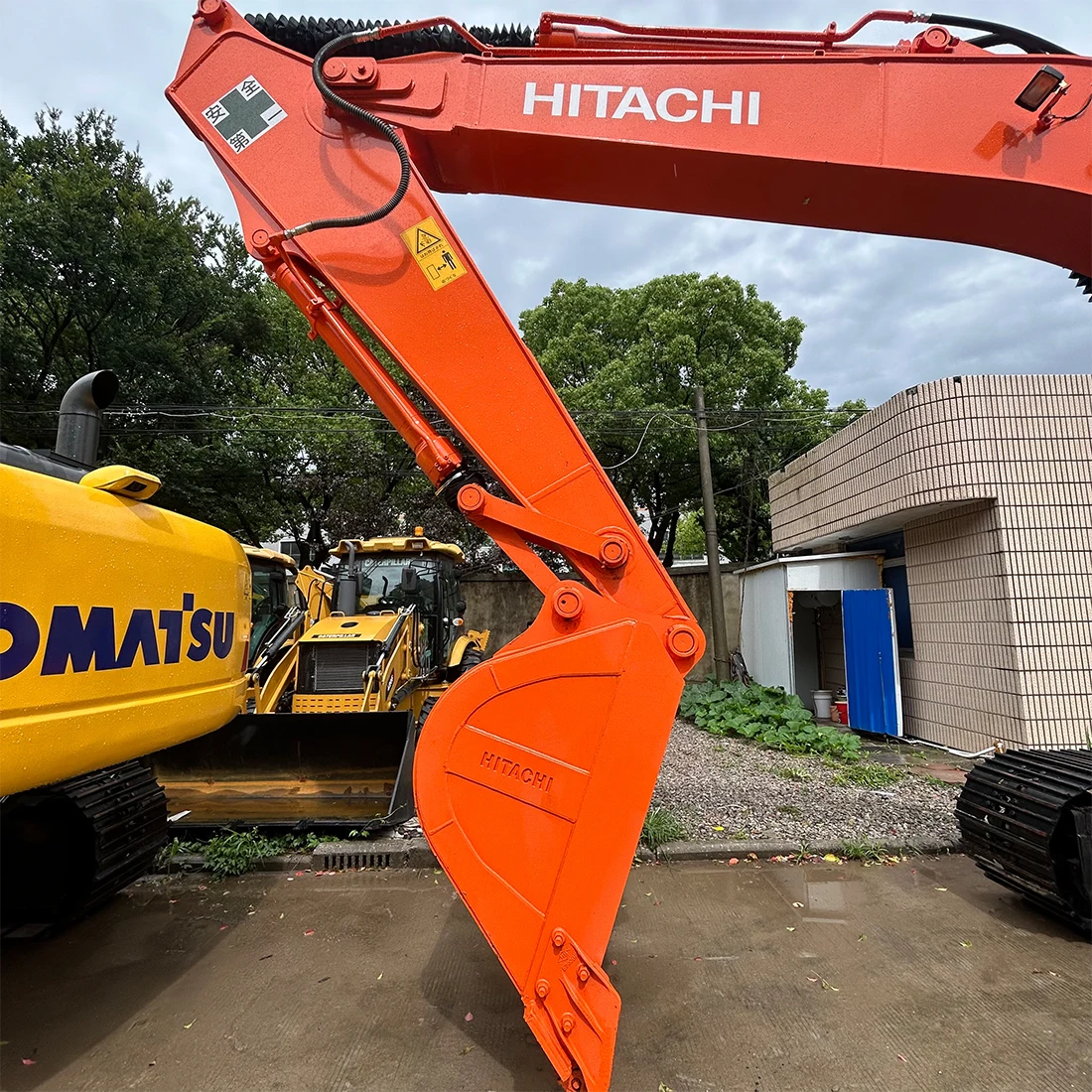 Used Original Hitachi ZX200 excavator crawler second-hand excavator with low price used excavators