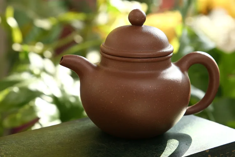 Hot sales antique ceramic porcelain Yixing handmade purple clay teapot for home decoration