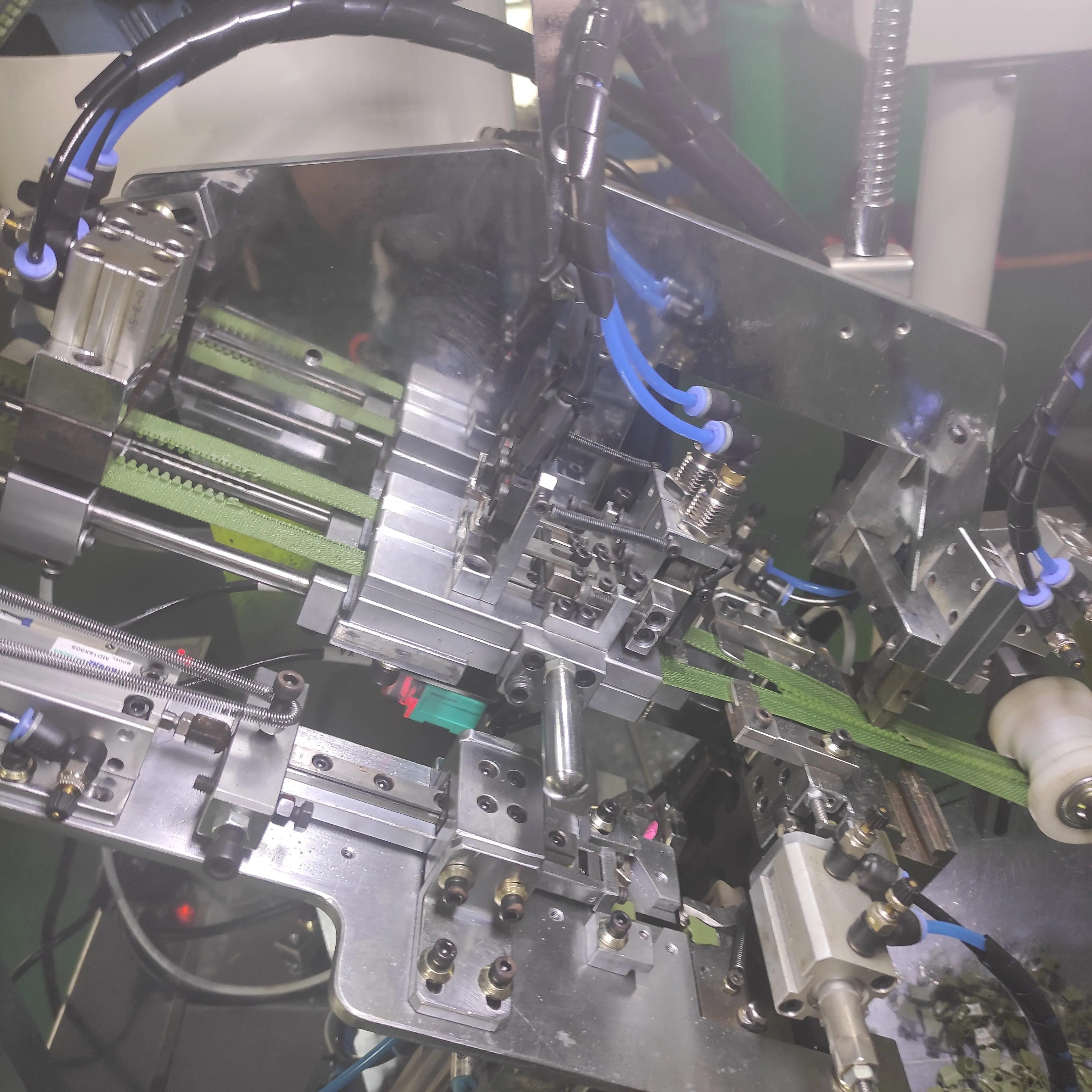  open zipper fancy slider mounting machine(long chain combine