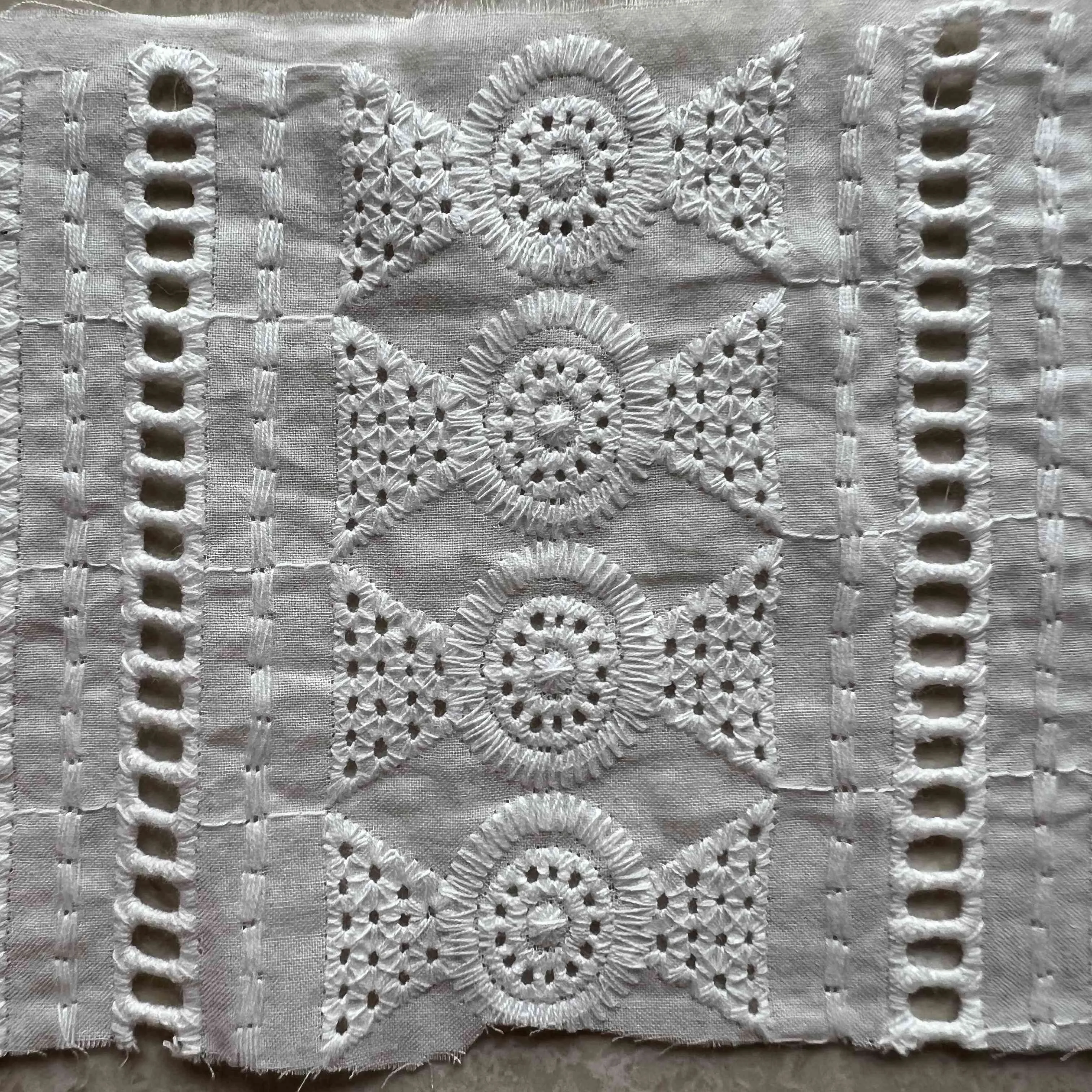 China textile white scallop eyelet beautiful pattern 100 cotton bridal lace embroidery fabrics for women