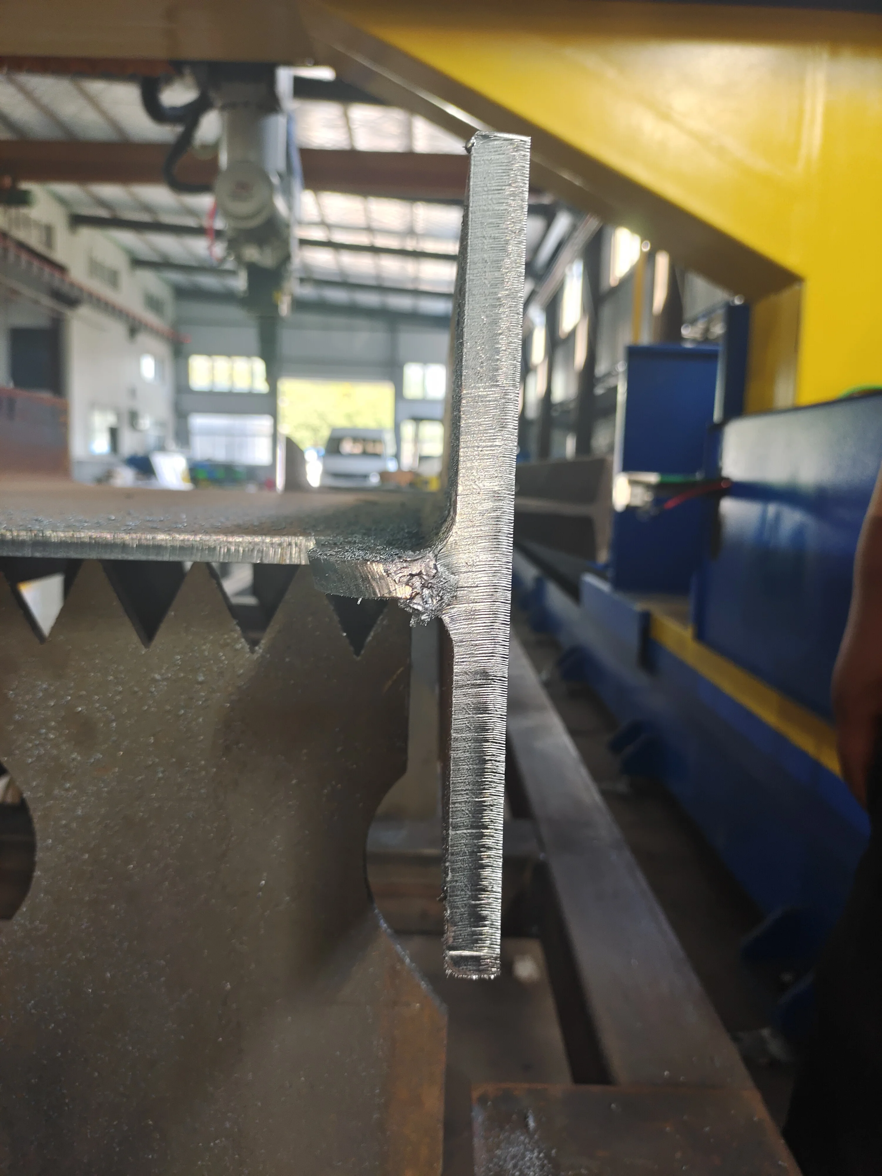 Steel Structure Making Machine 12kw Sheet Metal Fiber Laser Cutting Machine 30000w Bevel Ss/Cs/Aluminum/Brass Tube Laser Cutter