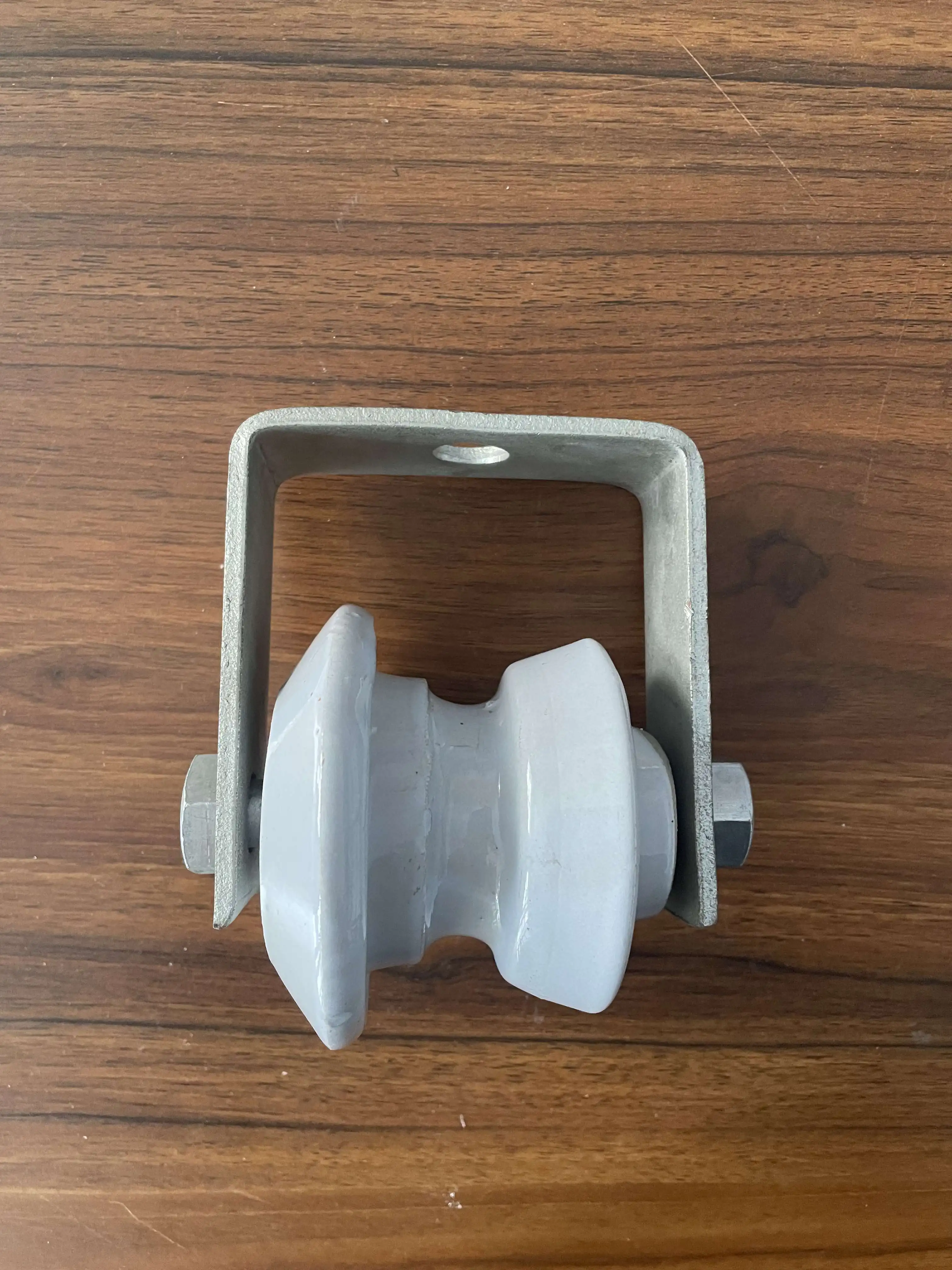High Quality Hot Dip Galvanized Overhead Line Accessories D Type Bracket D Iron For Insulator