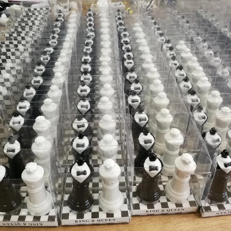 Ywbeyond Wholesale Wedding Guest Souvenirs Ceramic Bride And Groom King And Queen Chess Salt And Pepper Shakers