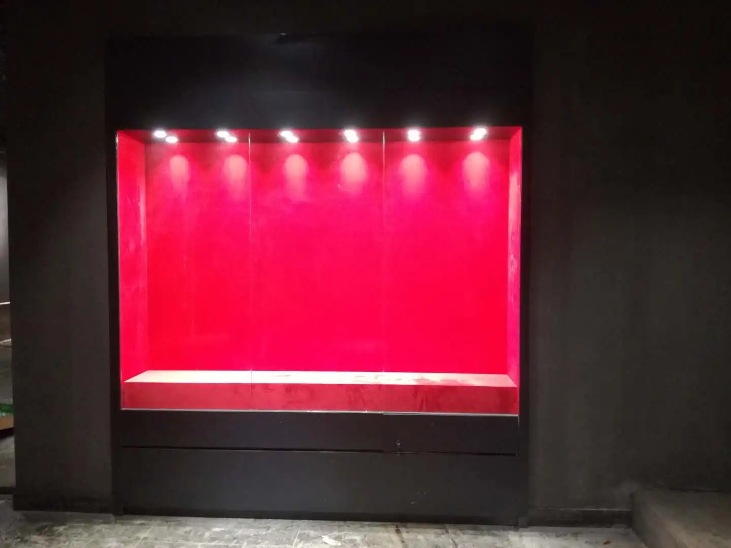 Customized Wooden Display Furniture  Museum Display glass Showcase for Museum display cabinet