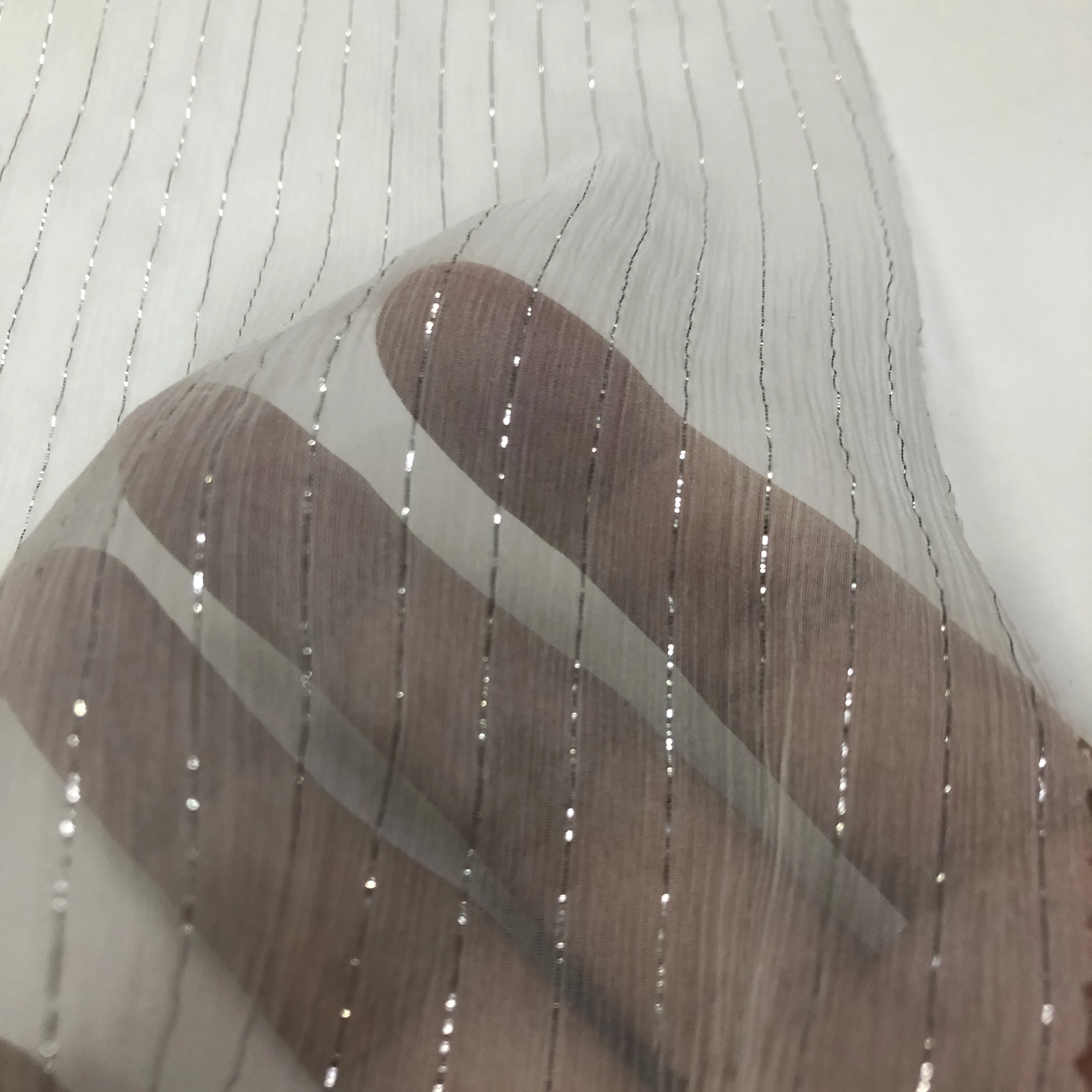 5 мм 100% чистый шелк шифон гофрированный ggt с серебряной Золотой люрексом ткань для женщин высокое качество одежды