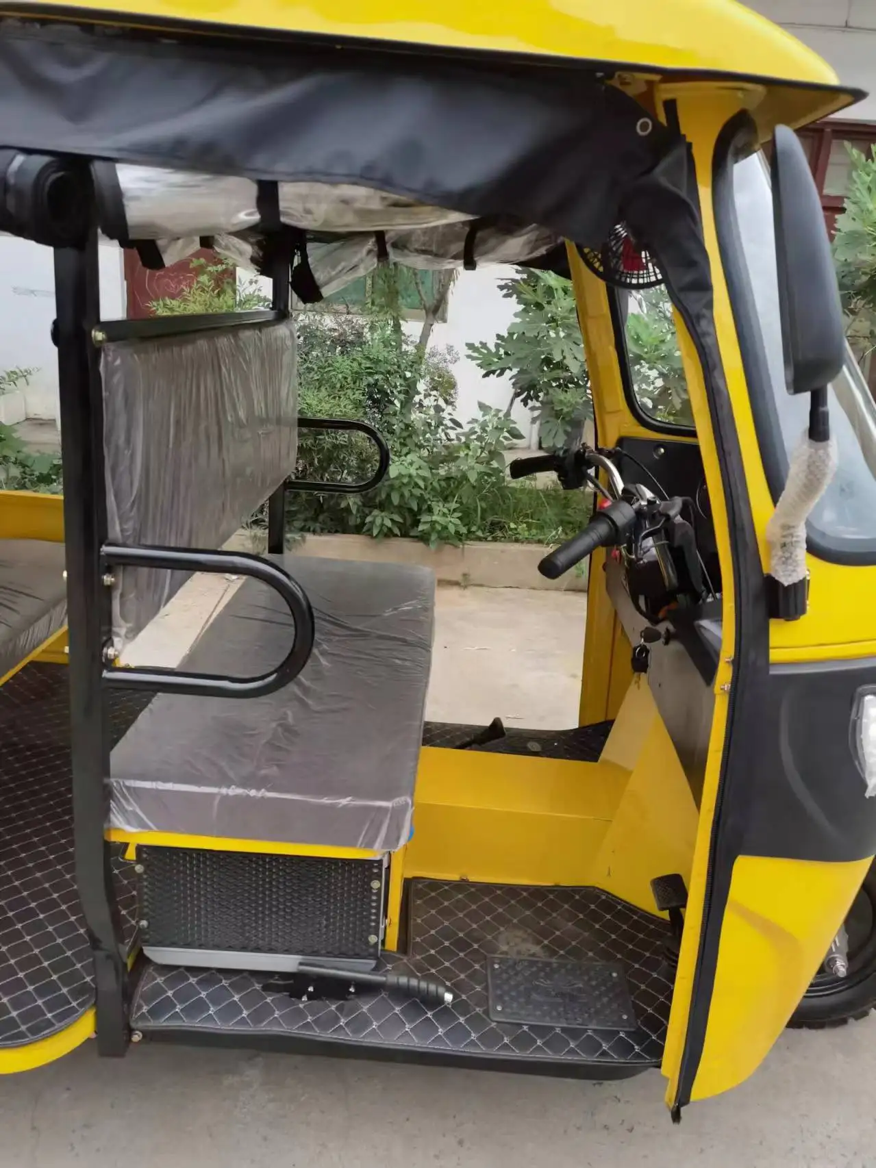 Mainstream Models Of Electric Gasoline Tricycles Are Hot Selling With 7-Seater Passenger Loaders Gasoline Tricycles And Taxis