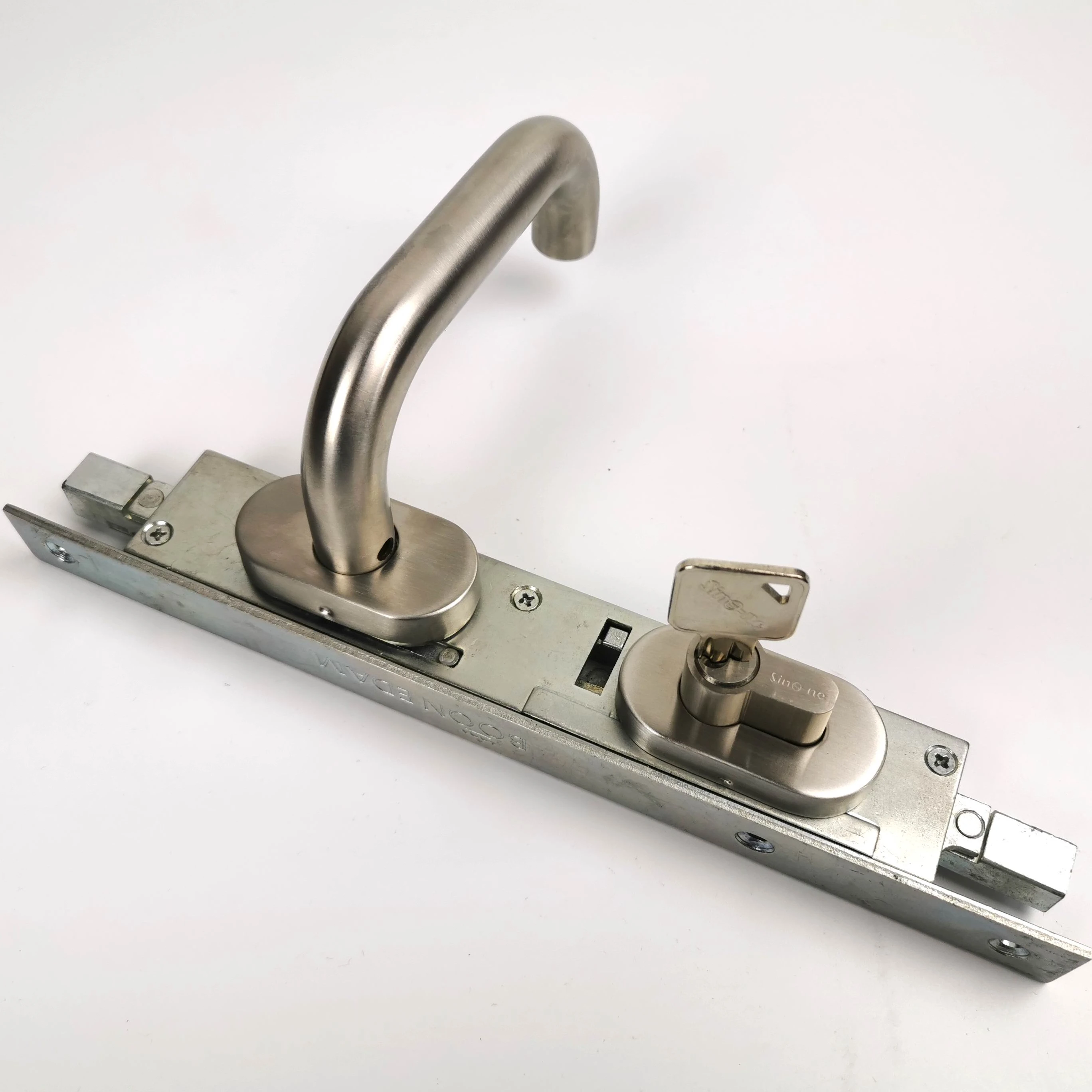 Огнеупорный утапливающий болт с атласной отделкой SS304 открывающийся цилиндрическим замком рычажной ручкой утапливаемый дверной двойного действия