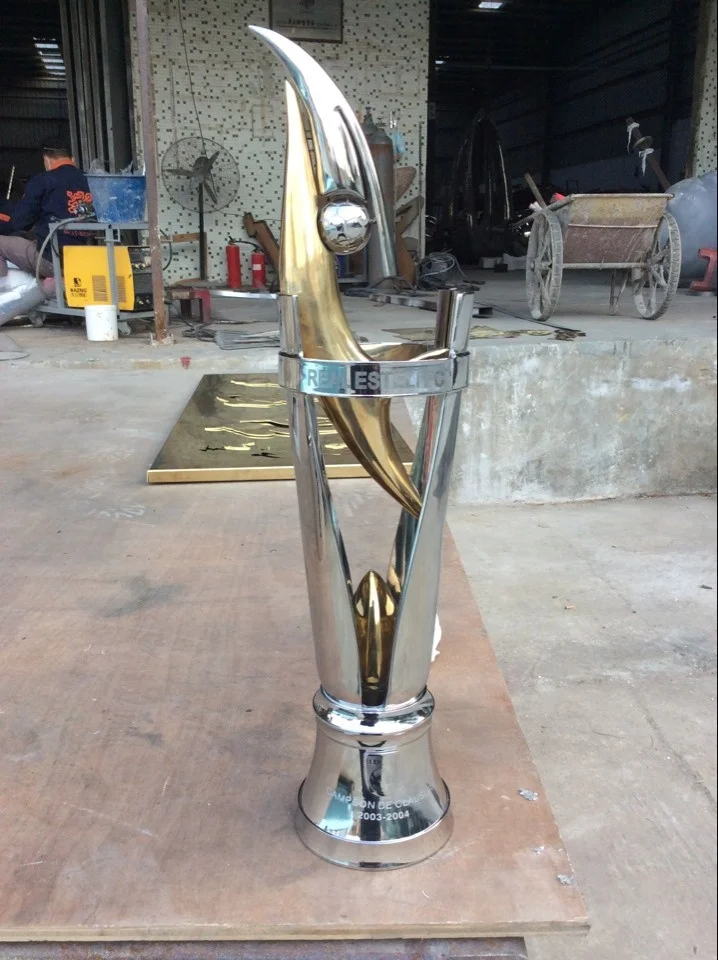 Customized World Globe Metal Trophy