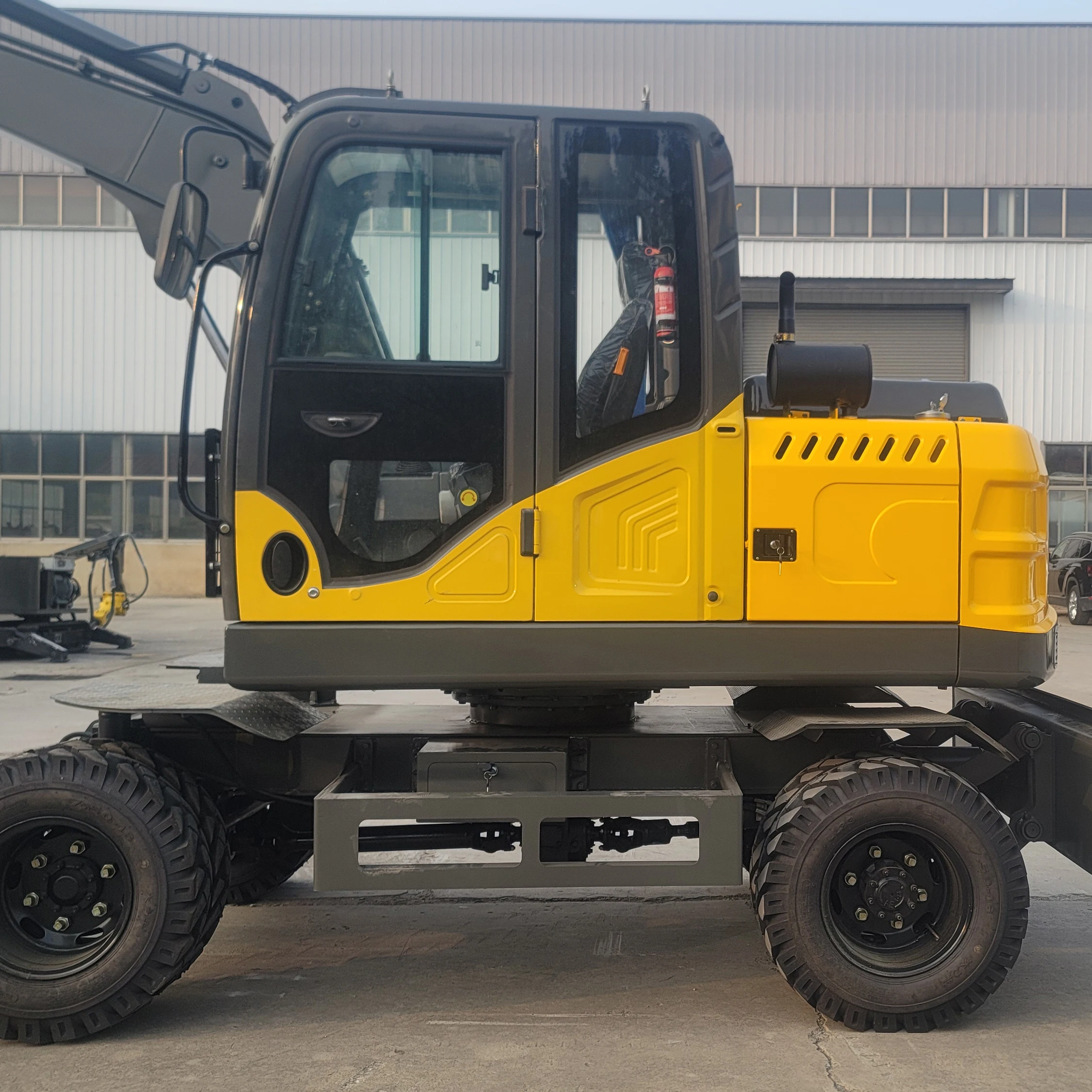 Free shipping EPA EURO 5 Excavators 2 tons farm used wheel excavators are cheap