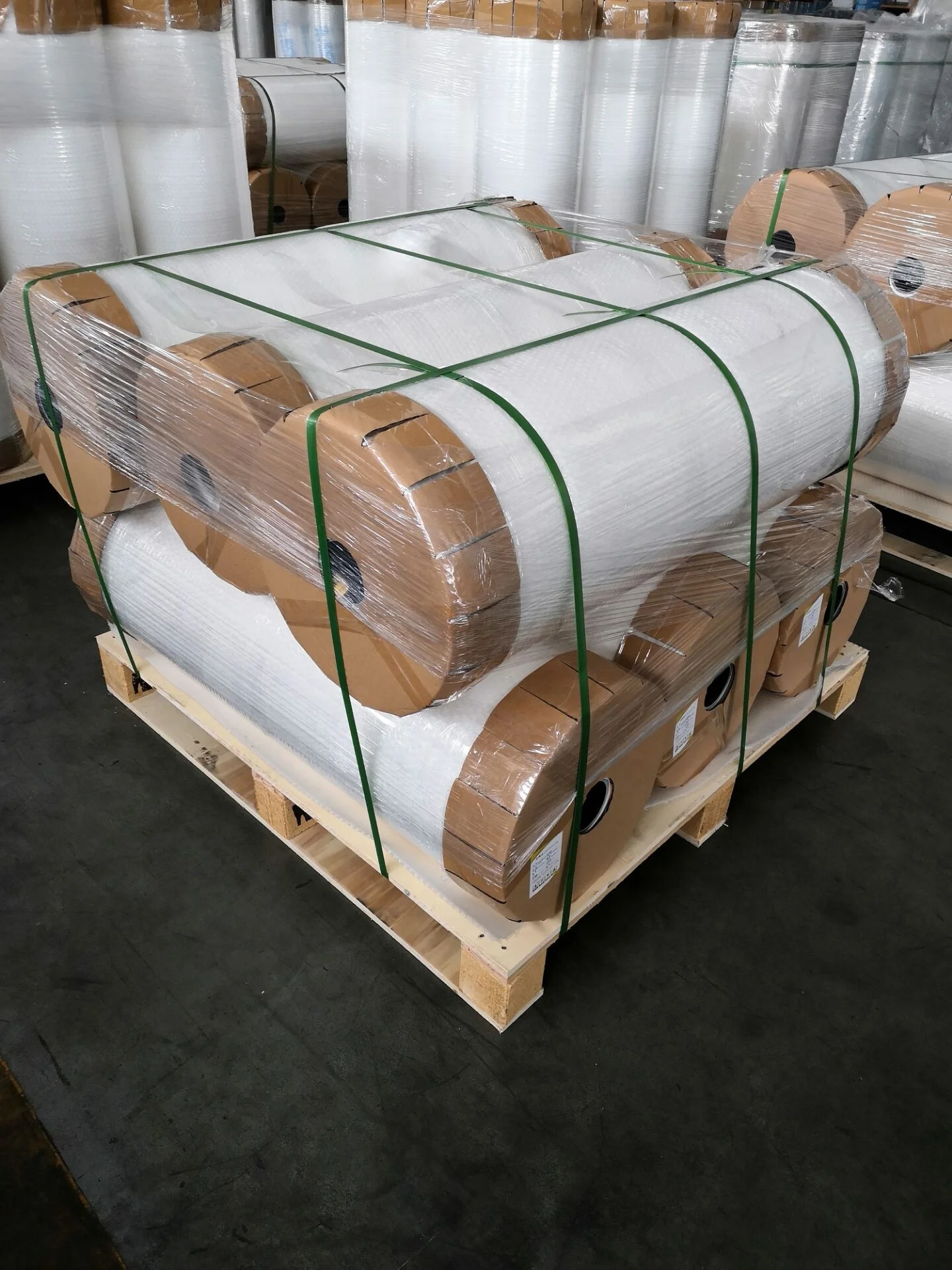 
Embossed PE Release Film/Embossed PE Release Liner for Waterproofing Membranes and Tapes. 