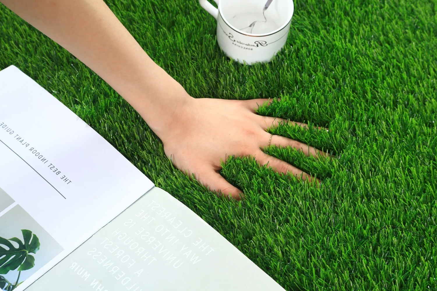 Wholesale Cheap Football Landscape Artificial Turf,Garden Decoration Green Soft Artificial Grass Synthetic