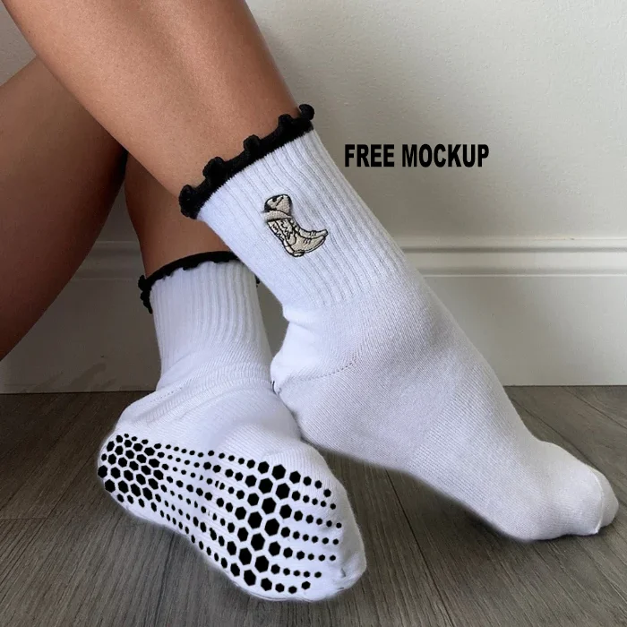 100% cotton thick anti-slip non slip custom sole embroider logo women yoga pilates grip socks