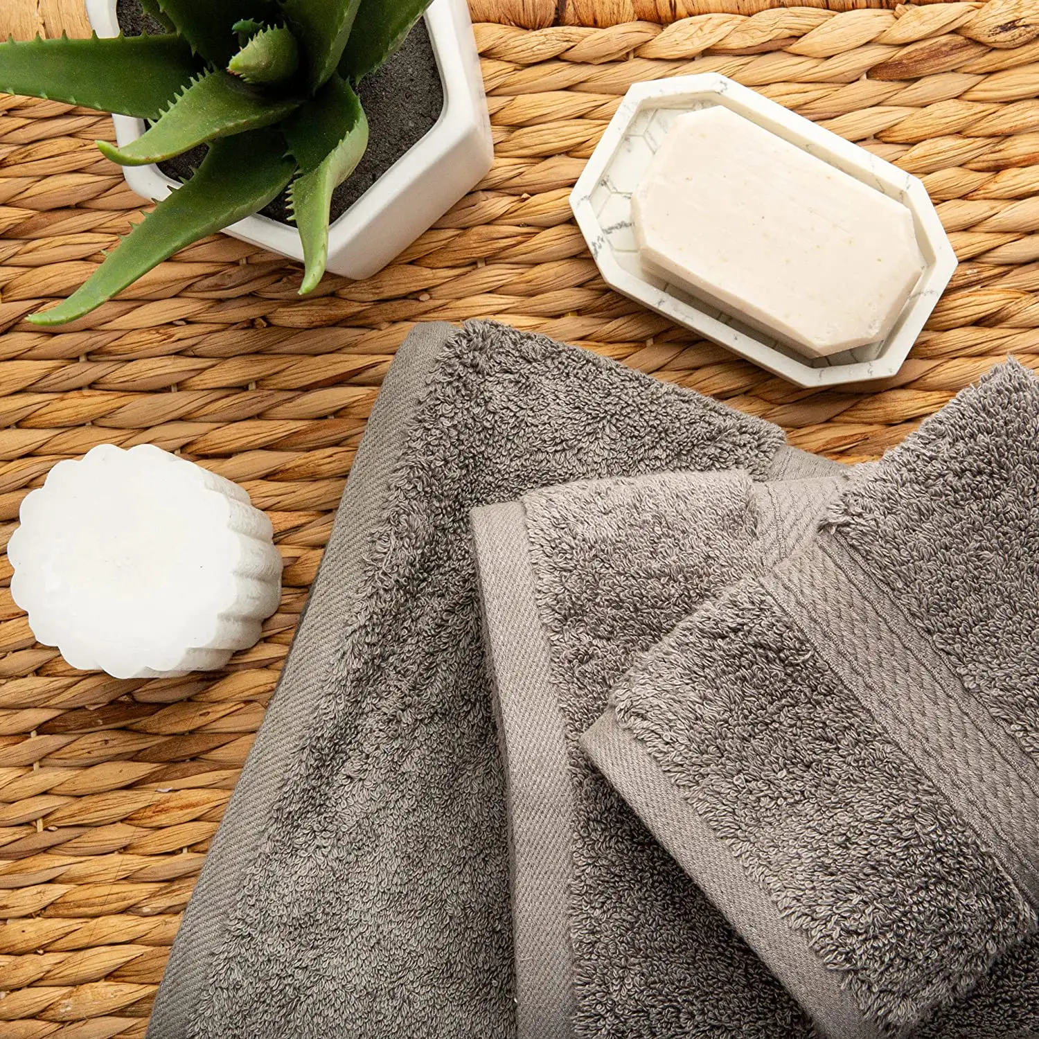 Basics High Absorbent 650gsm 100% Egyptian cotton bathroom towel set plain terry grey bath linen towel